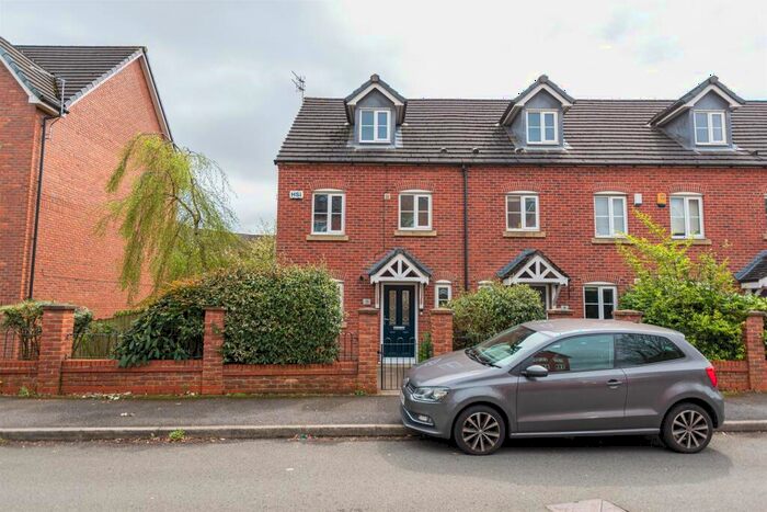 4 Bedroom End Of Terrace House To Rent In Gadfield Grove, Atherton, Manchester, M46