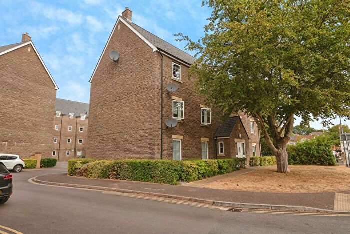 2 Bedroom Flat For Sale In Marshall Court, Taunton, TA2