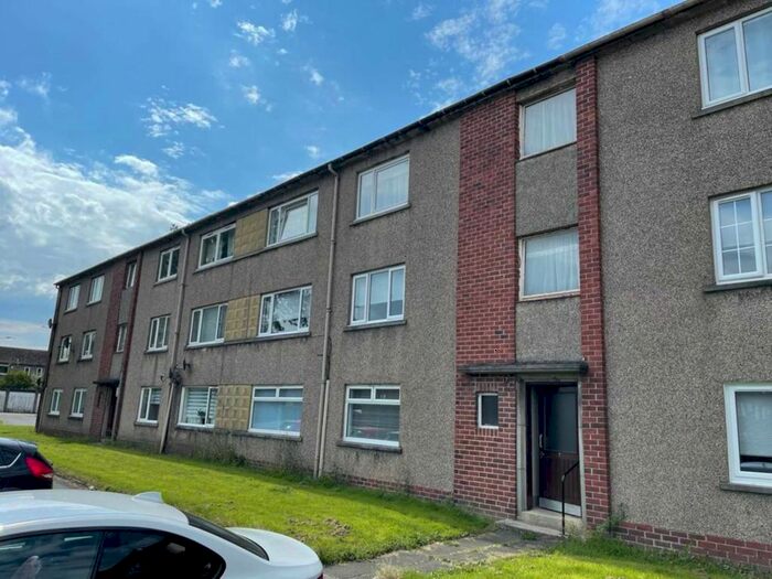 2 Bedroom Flat To Rent In Cumbrae Road, Renfrew, PA4