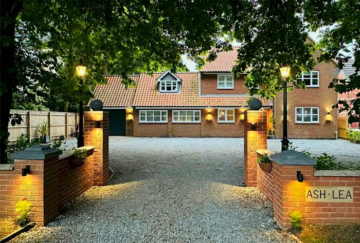 5 Bedroom Detached House For Sale In Church Lane, Sproatley, Hull, Yorkshire, HU11