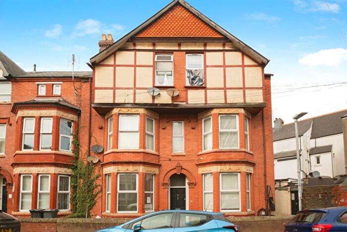 2 Bedroom Flat For Sale In Claude Place, Roath, Cardiff, CF24