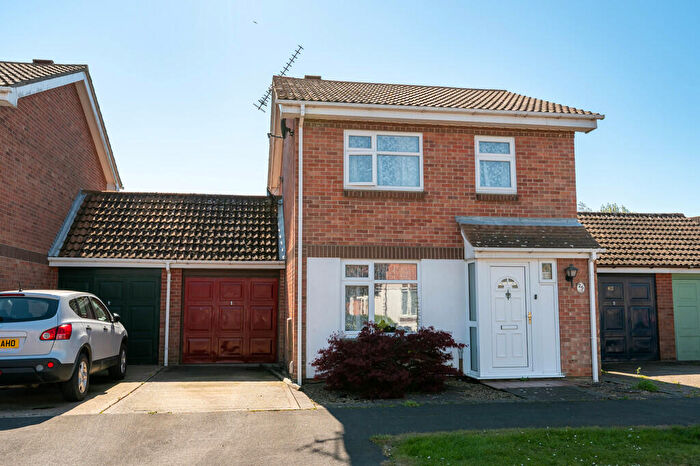 3 Bedroom Link Detached House For Sale In Parkeston Road, Felixstowe, IP11