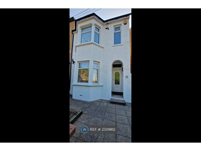 3 Bedroom Semi-Detached House To Rent In Picardy Road, Belvedere, DA17