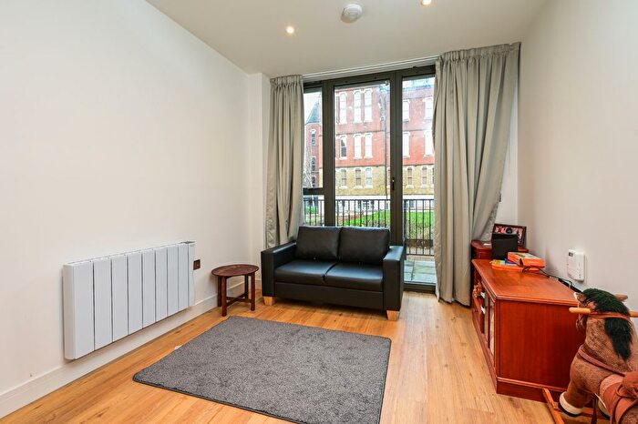 1 Bedroom Flat To Rent In Farnborough Road, Farnborough, GU14