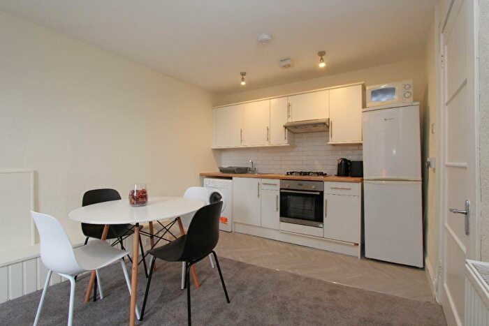 2 Bedroom Flat To Rent In Dalry Road, Dalry, Edinburgh, EH11