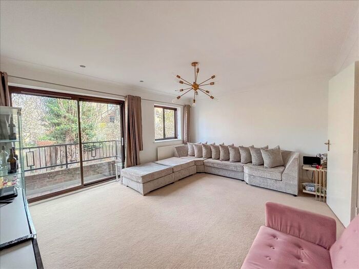 4 Bedroom Terraced House To Rent In St. Helens Gardens, London, W10