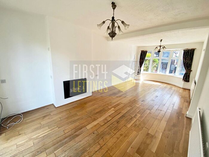 3 Bedroom Semi-Detached House To Rent In Greenhill Road, Clarendon Park, LE2