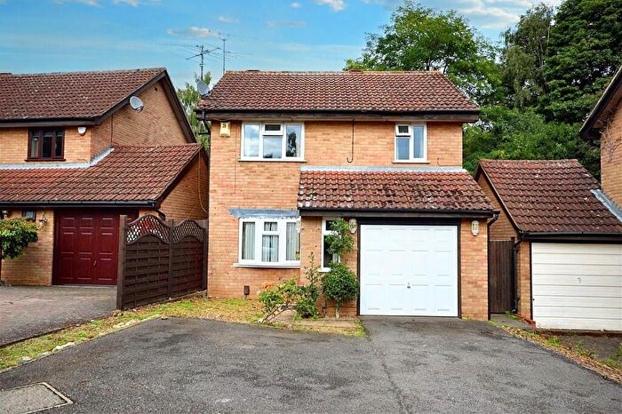 3 Bedroom Detached House To Rent In Berkeley Close, Cliftonville, NN1