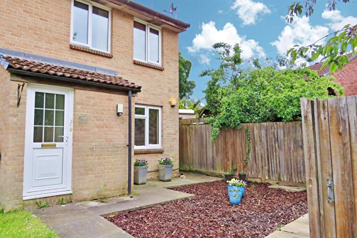 1 Bedroom Flat To Rent In Muirfield Close, Ifield, Crawley, RH11