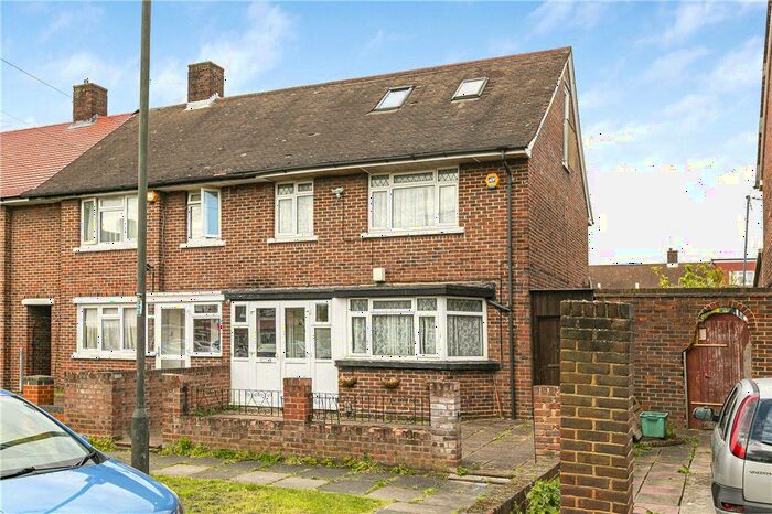4 Bedroom Terraced House To Rent In Birch Walk, Mitcham, CR4
