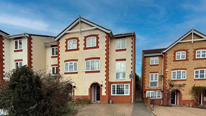 4 Bedroom Terraced House For Sale In Oakfield Close, Potters Bar, EN6