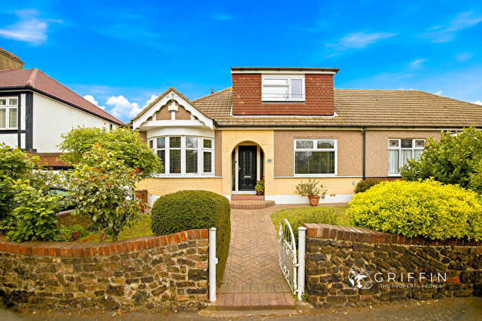 3 Bedroom Semi-Detached Bungalow For Sale In Chadwell Road, Grays, RM17