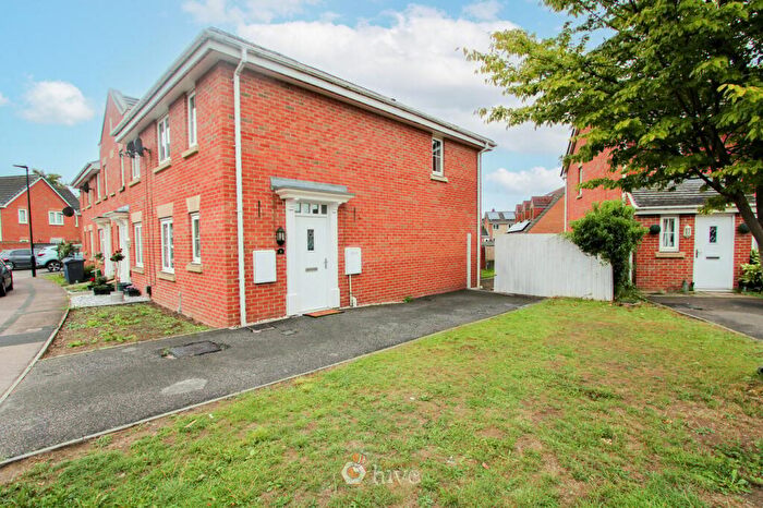 3 Bedroom End Of Terrace House For Sale In The Potteries, New Rossington, Doncaster, DN11