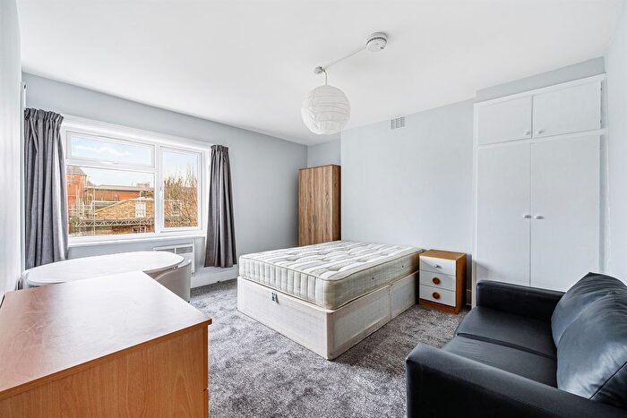 Studio To Rent In Windsor Road, London, W5
