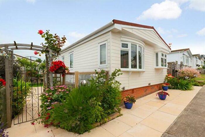 2 Bedroom Park Home For Sale In Seasalter Lane, Whitstable, CT5