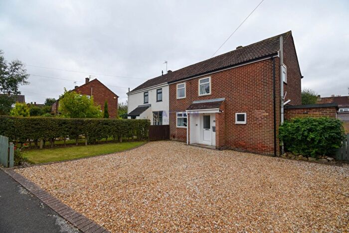 3 Bedroom Semi-Detached House To Rent In Hendon Way, Derby, DE22