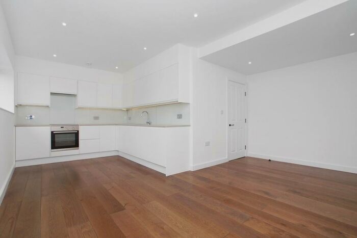 1 Bedroom Flat To Rent In Holloway Road, London, N7