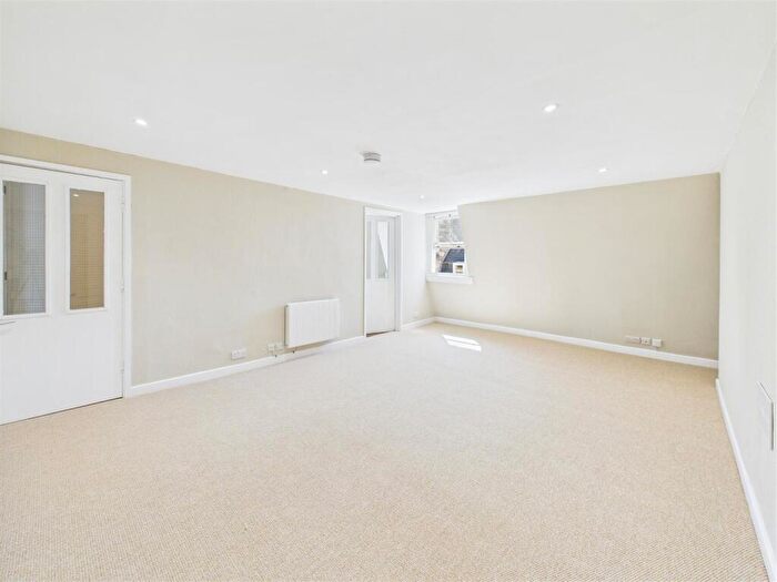 2 Bedroom Apartment To Rent In Rivers Street, City Centre, BA1