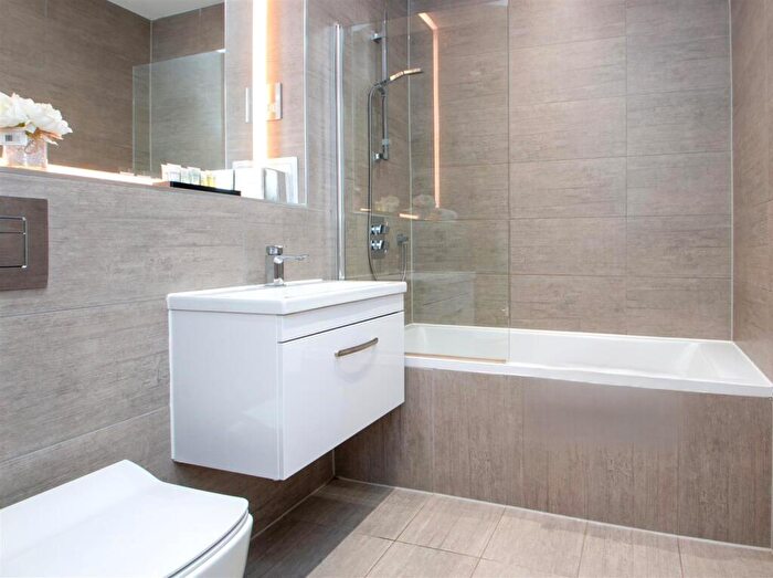 1 Bedroom Apartment To Rent In The Atrium, Linford Wood, MK14
