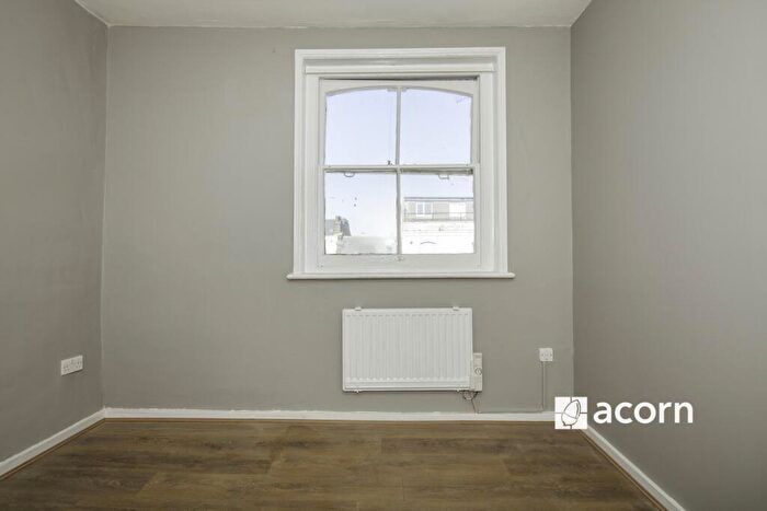 2 Bedroom Flat To Rent In New Cross Road London, SE14
