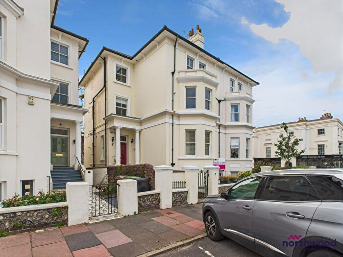 1 Bedroom Maisonette To Rent In Chiswick Place, Town Centre, Eastbourne, BN21
