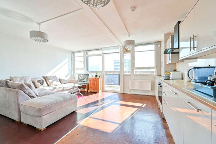 2 Bedroom Flat For Sale In Rotherhithe New Road, Bermondsey, London, SE16