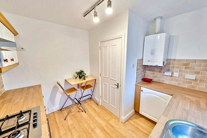 1 Bedroom Flat For Sale In East Cliff, BH1