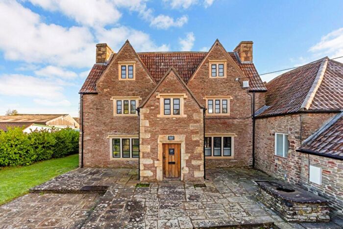 4 Bedroom Semi-Detached House To Rent In Westerleigh Road Bristol, BS37