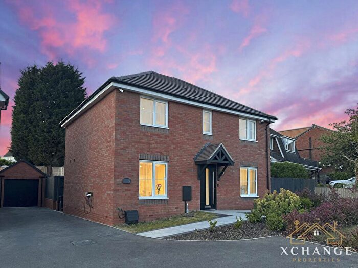 4 Bedroom Detached House For Sale In Wem Drive, Bulkington, CV12