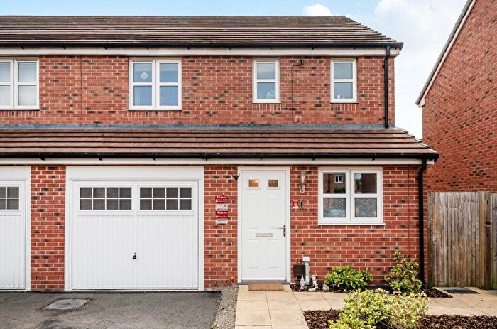 3 Bedroom Semi-Detached House For Sale In Sweetapple Close, Tidworth, SP9