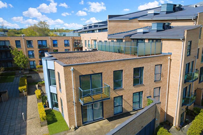 2 Bedroom Apartment For Sale In The Embankment, Nash Mills Wharf, Hemel Hempstead, HP3