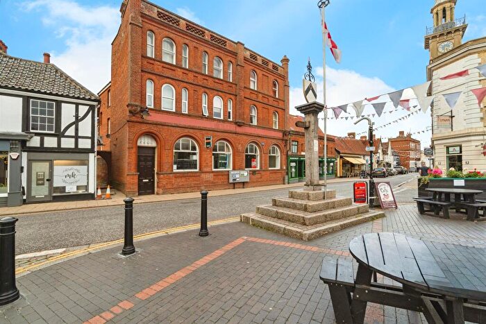 1 Bedroom Flat For Sale In Market Place, Harleston, IP20