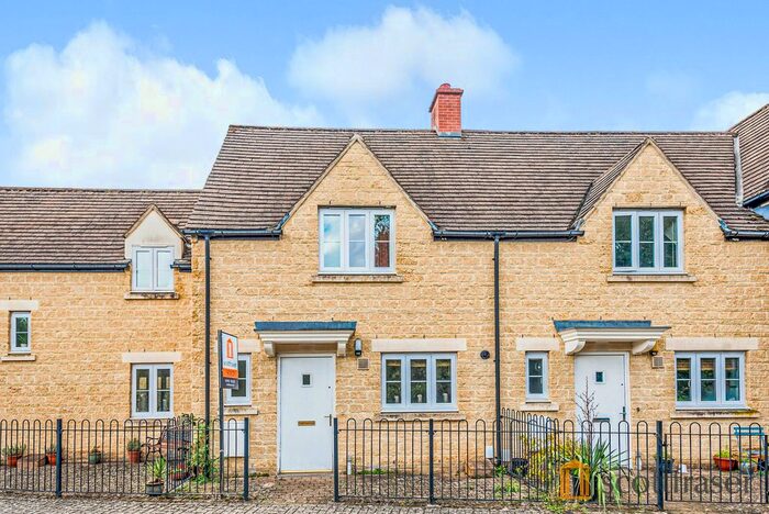 2 Bedroom Terraced House To Rent In Madley Brook Lane, Witney, OX28