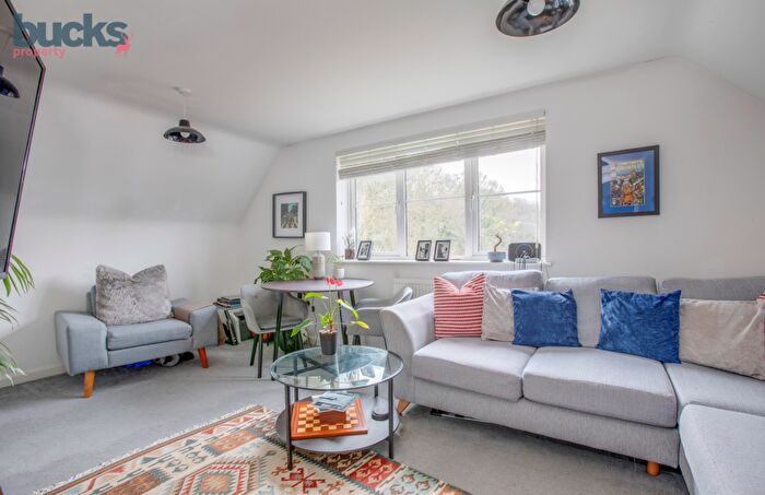 1 Bedroom Apartment For Sale In Applefield, Amersham, HP7