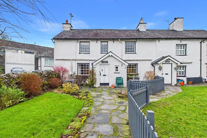 3 Bedroom Farm House For Sale In Lickbarrow Close, LA23