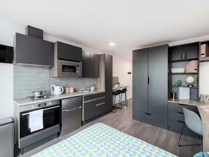 Apartment To Rent In Newmarket Road, Cambridge, CB5