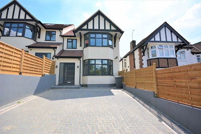 5 Bedroom Semi-Detached House To Rent In Westside, London, NW4
