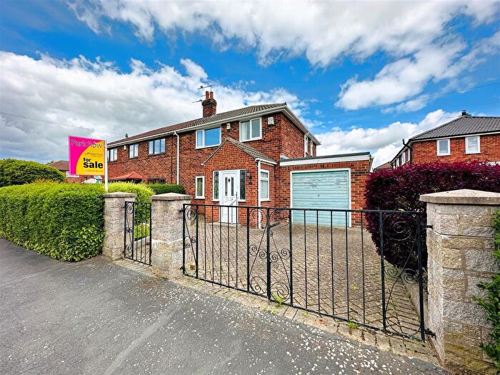 3 Bedroom Semi-Detached House For Sale In Manor Garth, Kellington, Goole, DN14