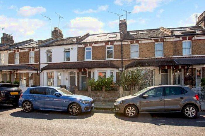 3 Bedroom Property To Rent In Duke Road, London, W4