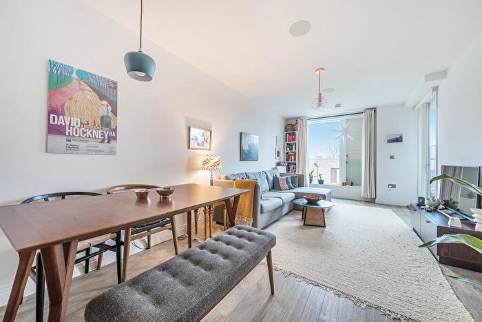 1 Bedroom Apartment To Rent In Quayle Crescent, London, N20