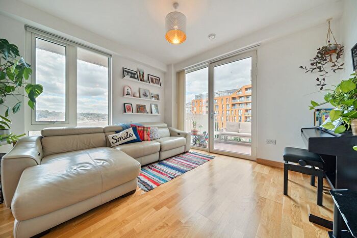 2 Bedroom Flat For Sale In Cyrus Field Street, Greenwich, SE10