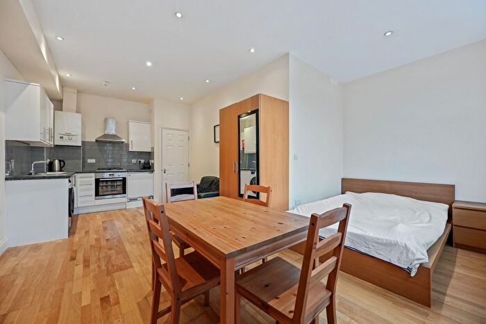 Studio To Rent In Woodstock Grove, London, W12