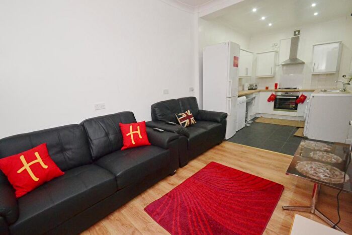 6 Bedroom Terraced House To Rent In Standish Road, Fallowfield, Manchester, M14