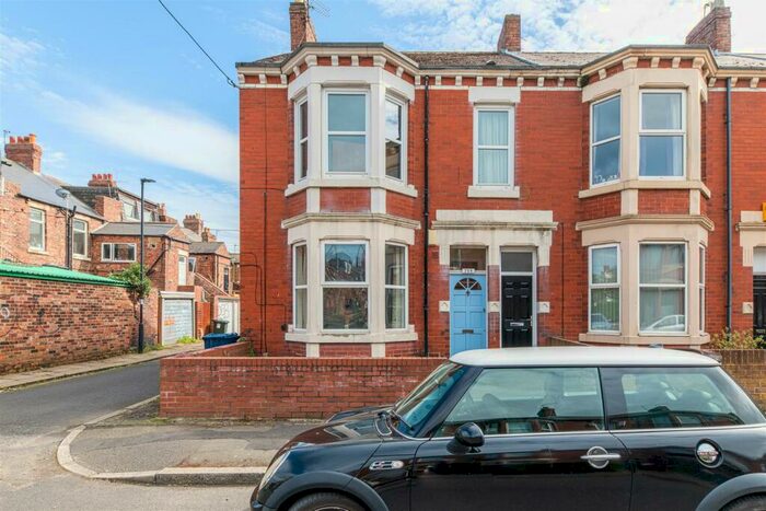 2 Bedroom Flat To Rent In Trewhitt Road, Heaton, Newcastle Upon Tyne, NE6