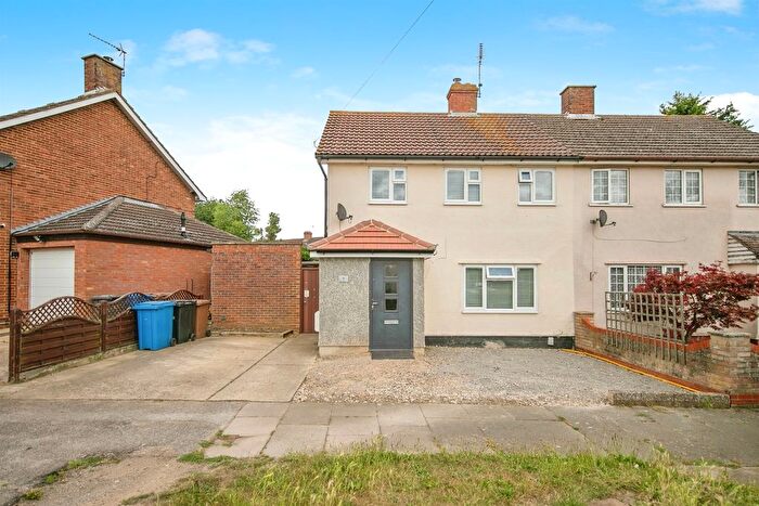 3 Bedroom Semi-Detached House For Sale In Parnell Road, Ipswich, IP1
