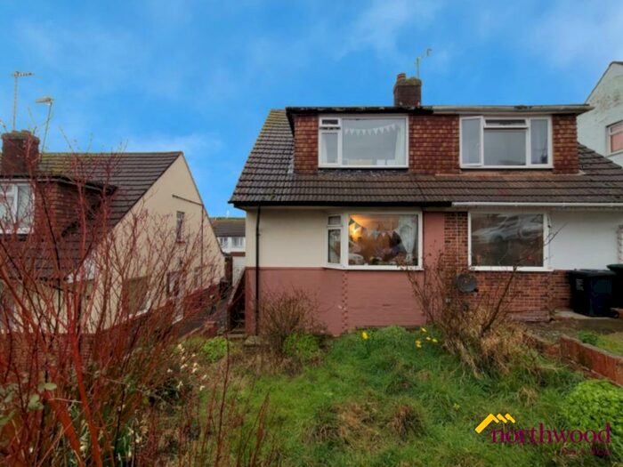 2 Bedroom Terraced Bungalow To Rent In Graham Crescent, Brighton And Hove, BN41