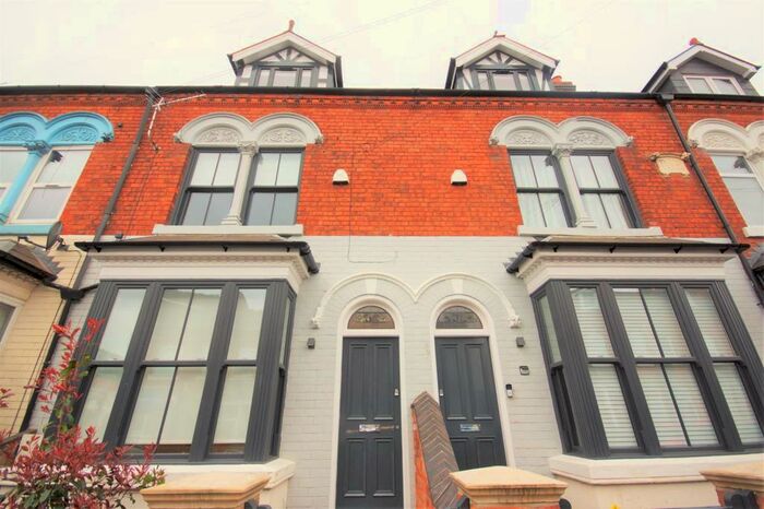 4 Bedroom House To Rent In Goldsmith Road, Birmingham, B14