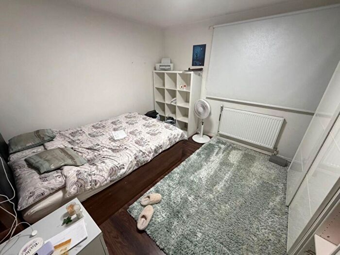 2 Bedroom Flat To Rent In Alnwick Road, E16