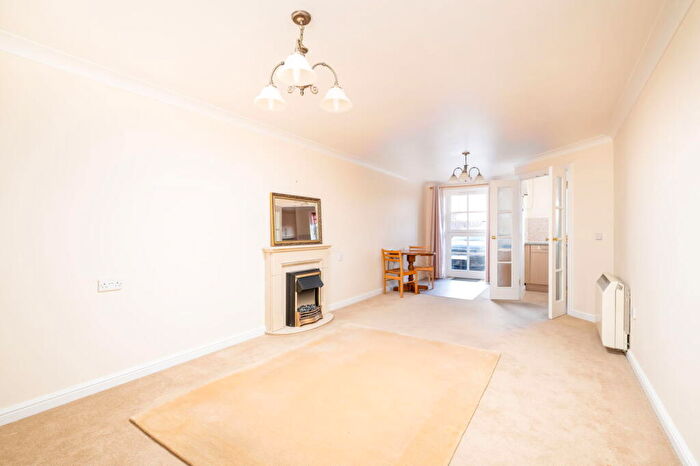 2 Bedroom Retirement Property For Sale In Paynes Park, Hitchin, SG5