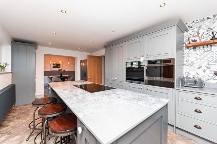 5 Bedroom Detached House For Sale In Park View, Normanton, WF6